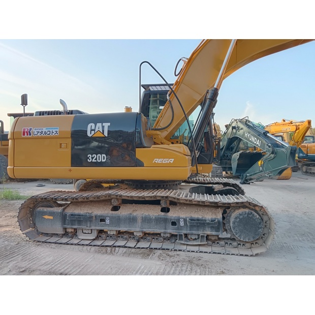 2023 Caterpillar 320D2-44065883