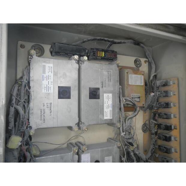 1998 كوماتسو BR1600JG-1-44066155