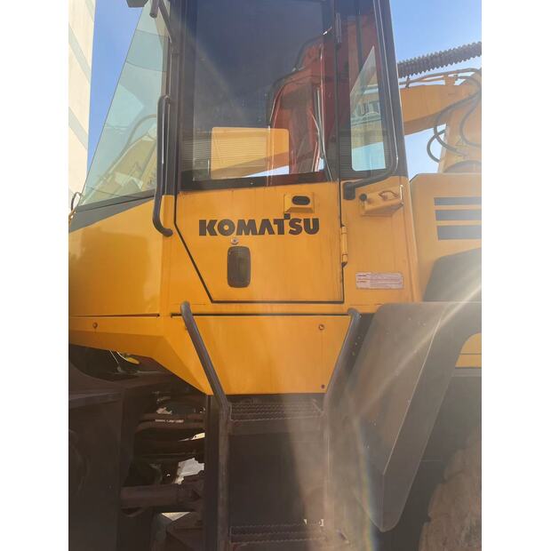 2005 كوماتسو WA320-44066746