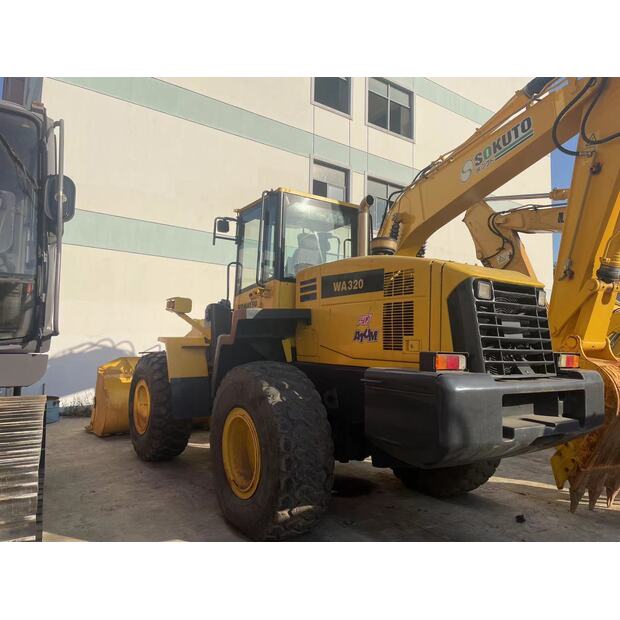 2005 كوماتسو WA320-44066748
