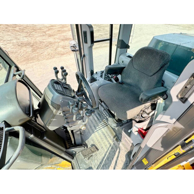 2015 Volvo G970-44067674