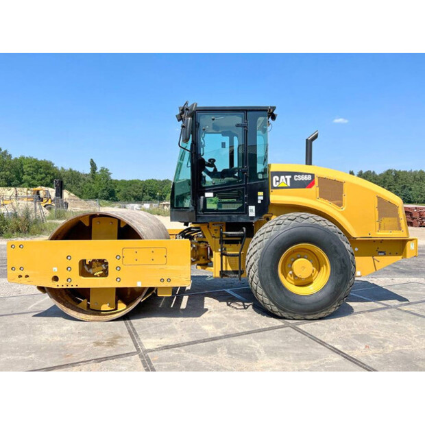 2021 كاتربيلر CS66B-44067752