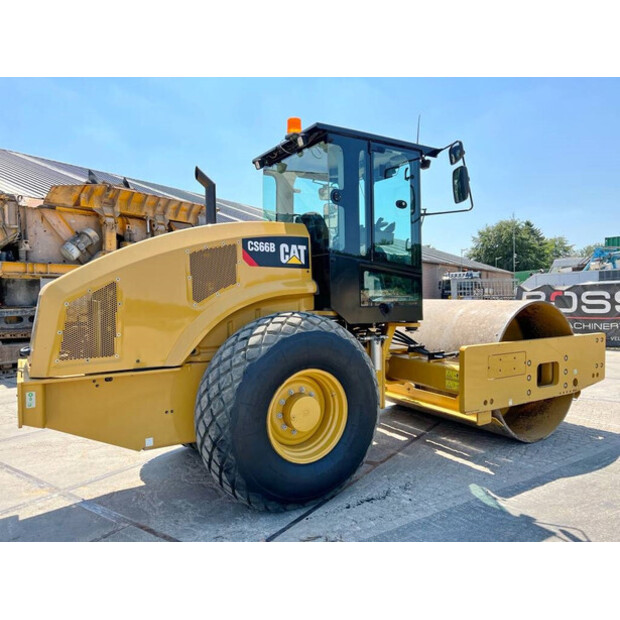 2021 كاتربيلر CS66B-44067756