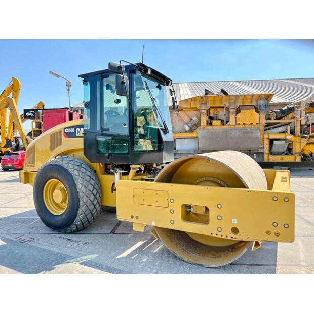 2021 كاتربيلر CS66B-44067757