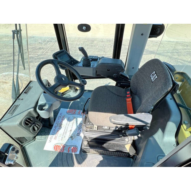 2021 كاتربيلر CS66B-44067758