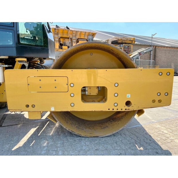 2021 كاتربيلر CS66B-44067764