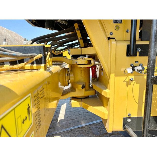 2021 كاتربيلر CS66B-44067765