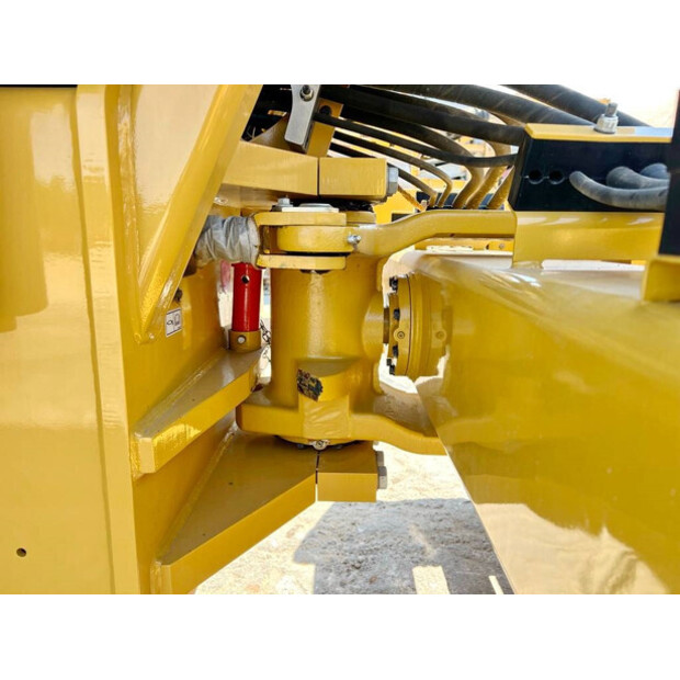 2021 كاتربيلر CS66B-44067766