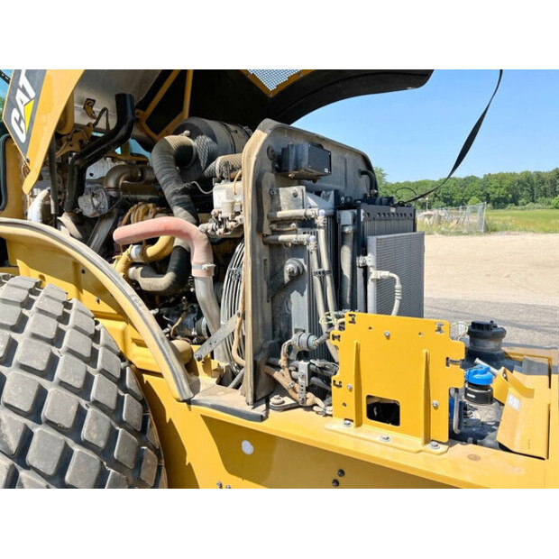 2021 كاتربيلر CS66B-44067768