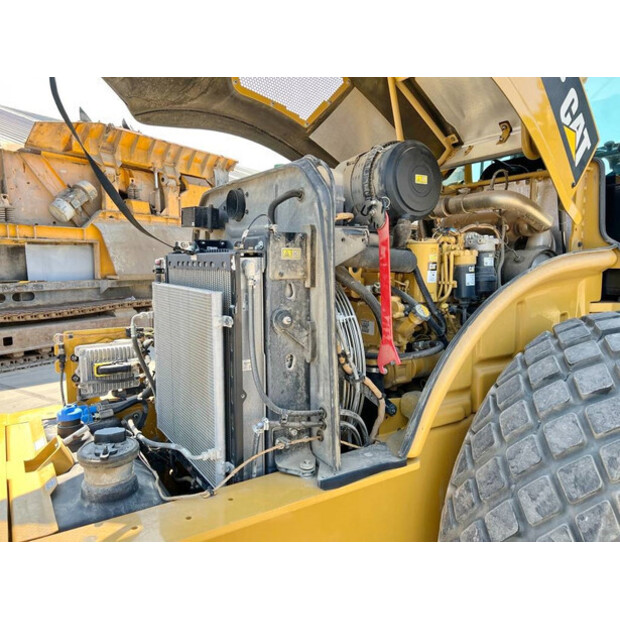 2021 كاتربيلر CS66B-44067769
