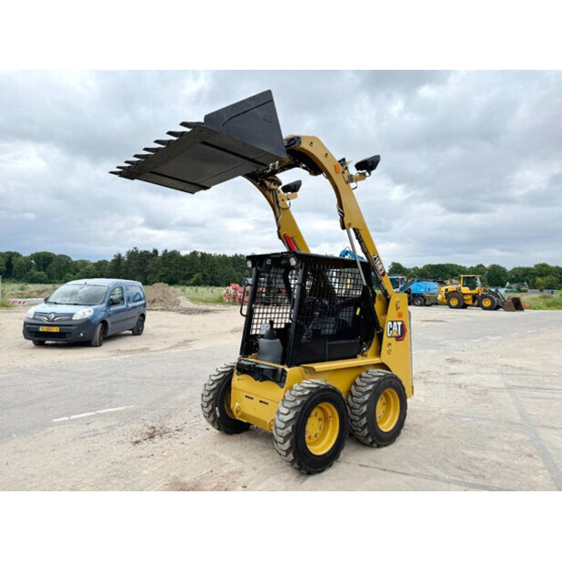 2025 كاتربيلر 216B3-44067837