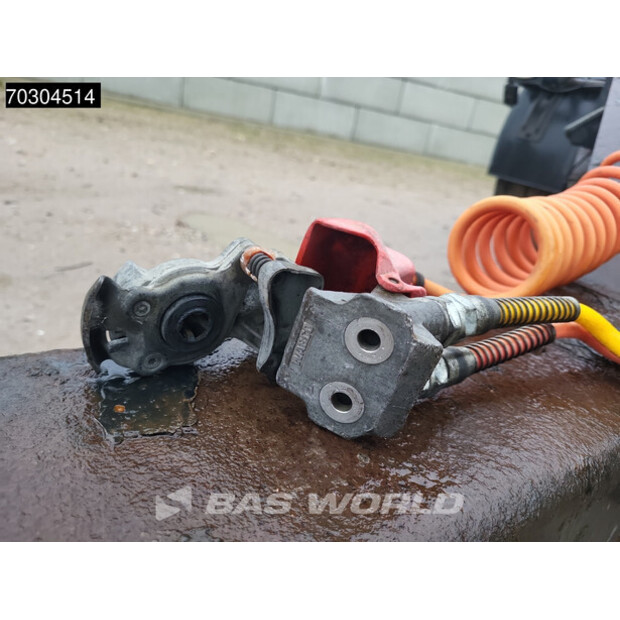 2010 ريندرز OTHERS-44068164