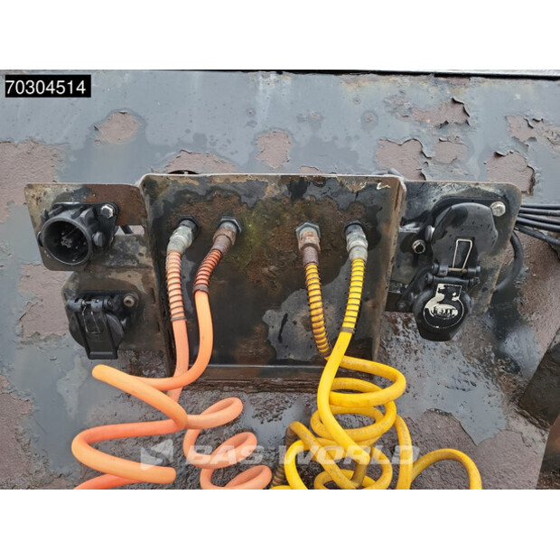 2010 ريندرز OTHERS-44068165