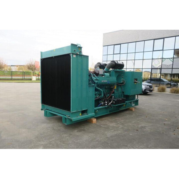 2001 CUMMINS QST30-G7-44069548