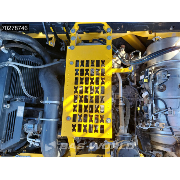 2020 Komatsu PC390-44070000