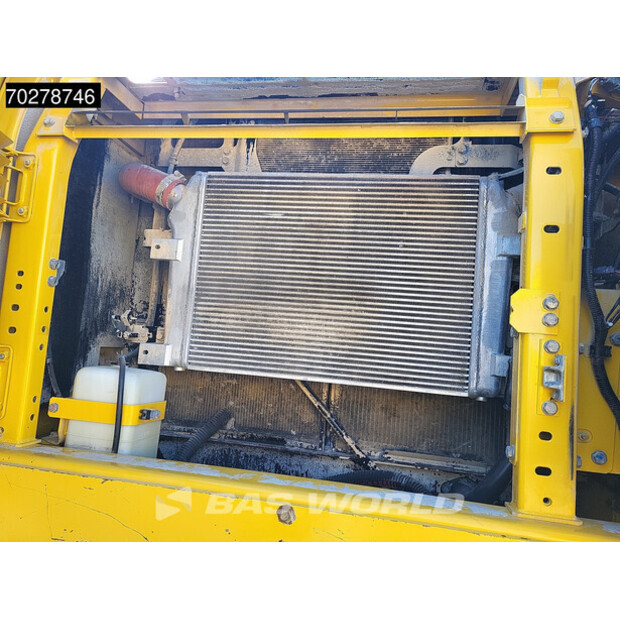 2020 Komatsu PC390-44070004