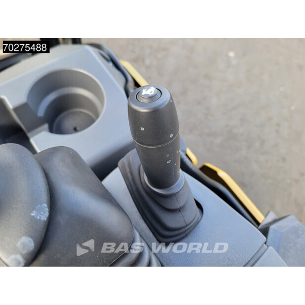 2023 Caterpillar 301.5-44070057