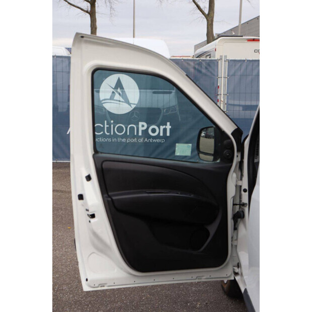 2015 أوبل Combo van-44070932