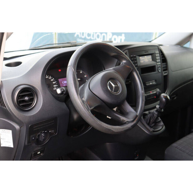 2016 Mercedes-Benz Vito-44071140