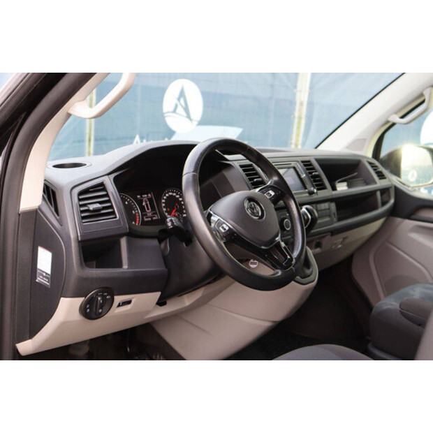 2016 Volkswagen Transporter-44071489