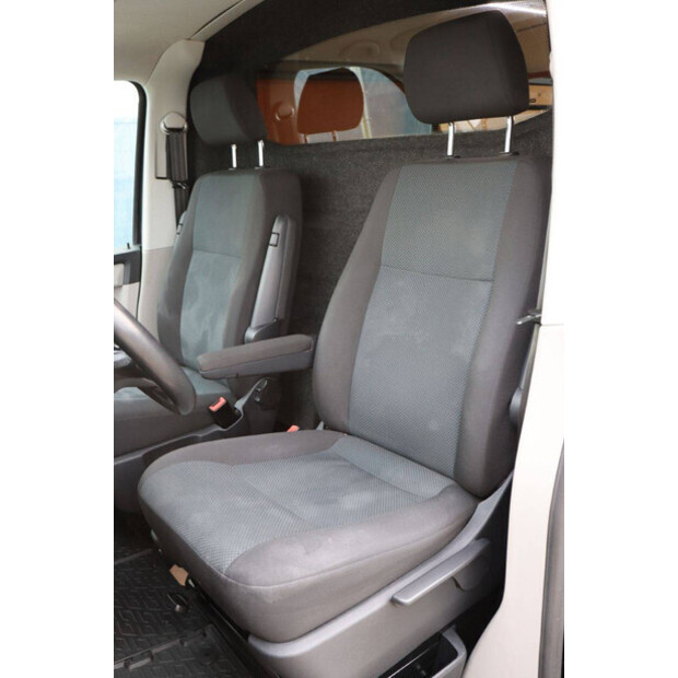 2016 Volkswagen Transporter-44071490