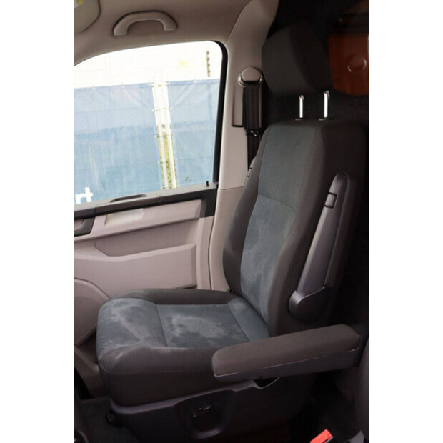 2016 Volkswagen Transporter-44071491