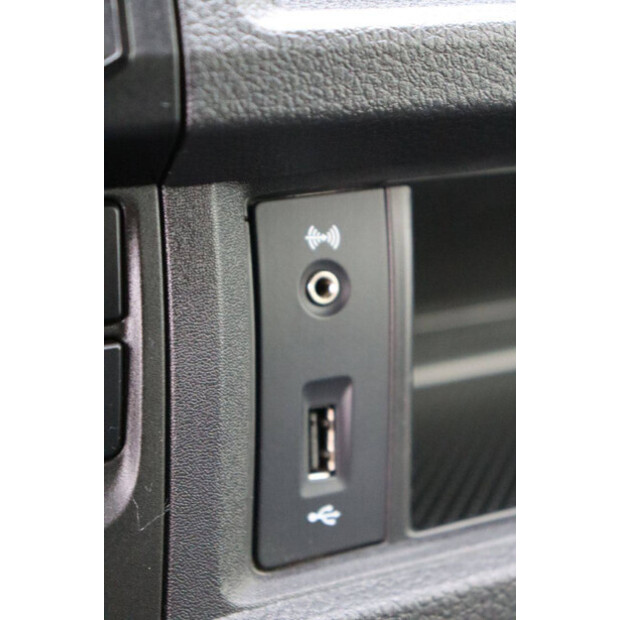 2016 Volkswagen Transporter-44071498