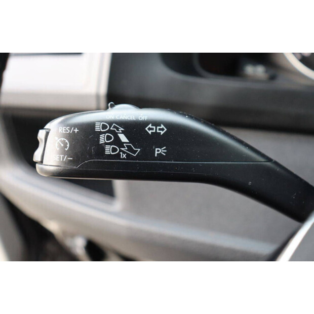 2016 Volkswagen Transporter-44071504