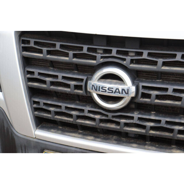 2017 نيسان NV400-44071523