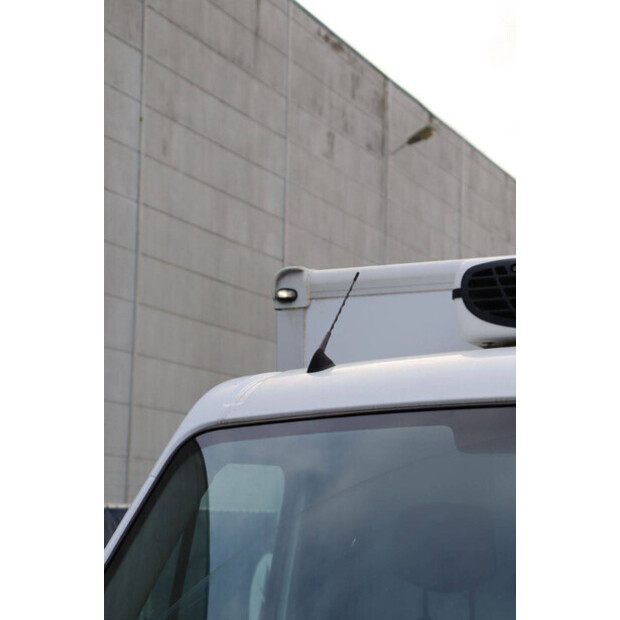 2017 نيسان NV400-44071525