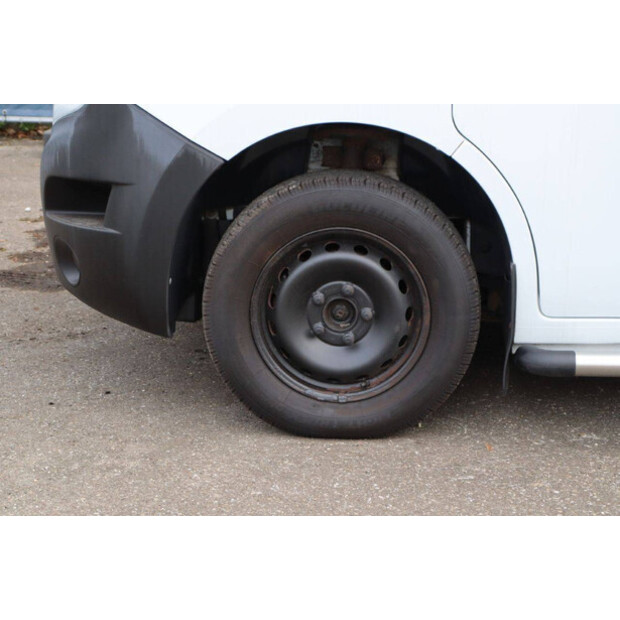 2017 نيسان NV400-44071529