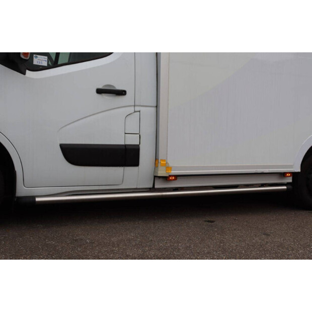 2017 نيسان NV400-44071531