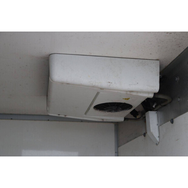 2017 نيسان NV400-44071538