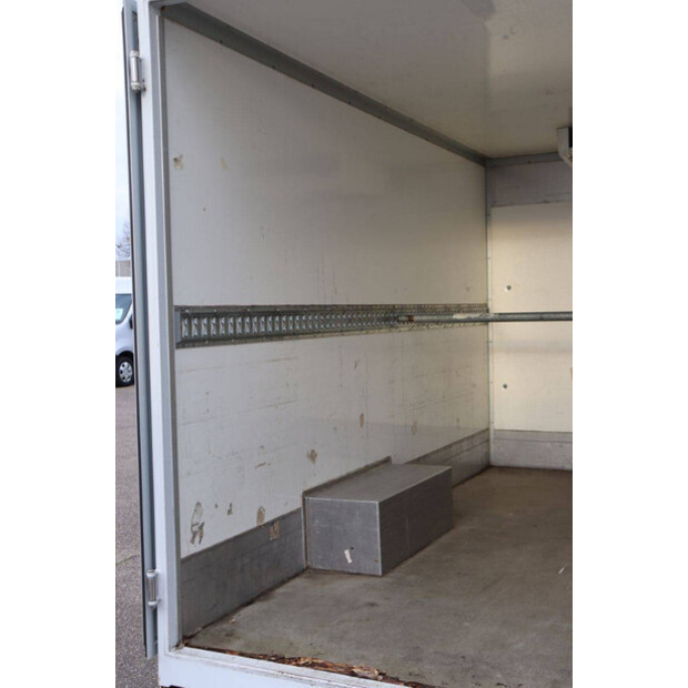 2017 نيسان NV400-44071544