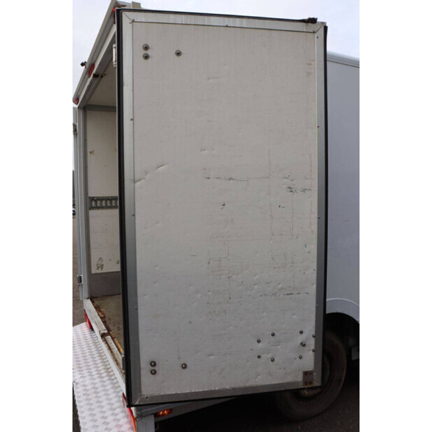 2017 نيسان NV400-44071549