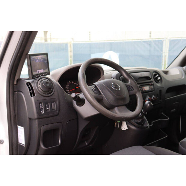 2017 نيسان NV400-44071553