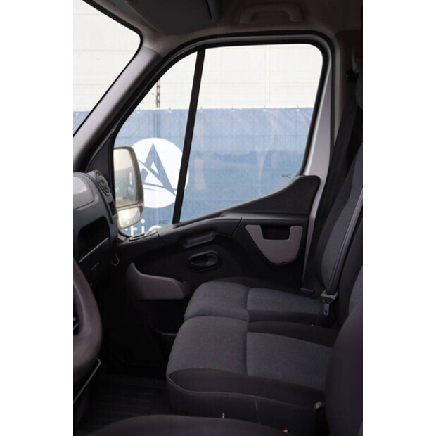 2017 نيسان NV400-44071556