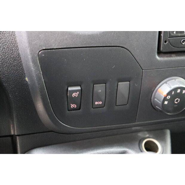 2017 نيسان NV400-44071563