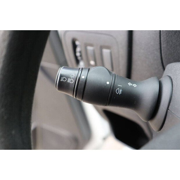 2017 نيسان NV400-44071568