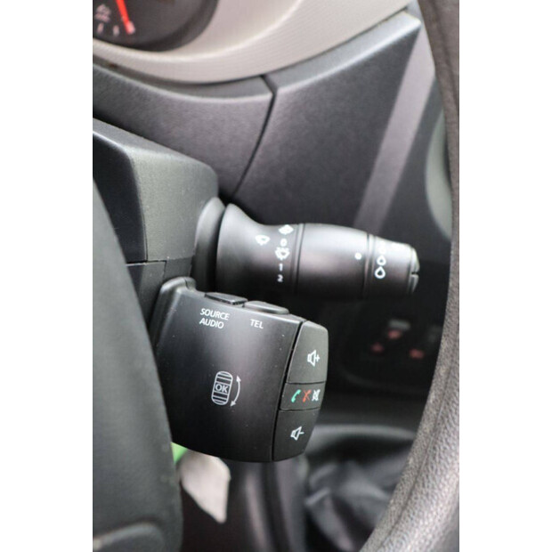 2017 نيسان NV400-44071569