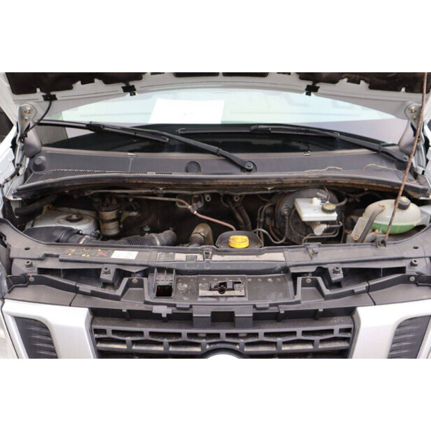 2017 نيسان NV400-44071572