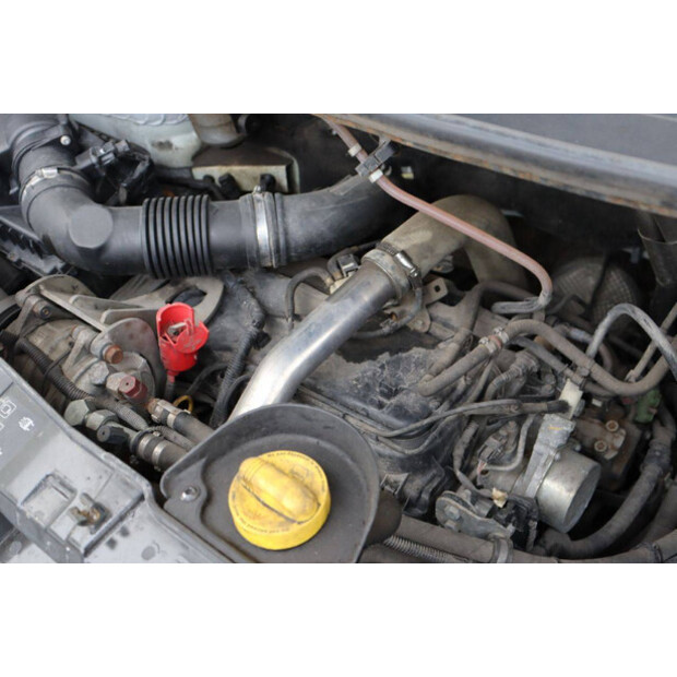 2017 نيسان NV400-44071573