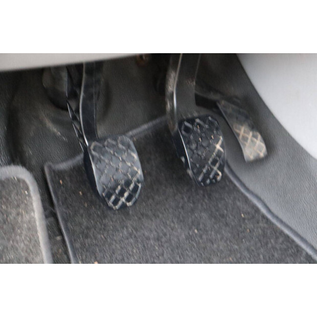 2012 Volkswagen Transporter T5-44072196