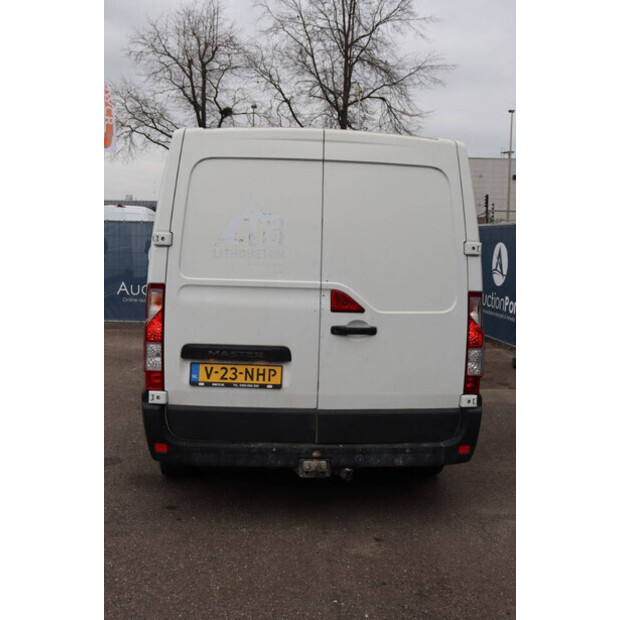 2018 رينو Master-44072846