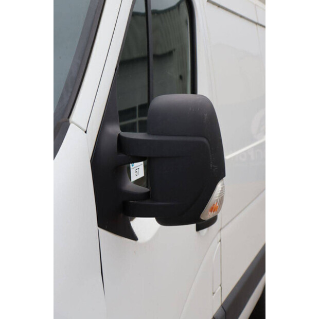 2018 رينو Master-44072854