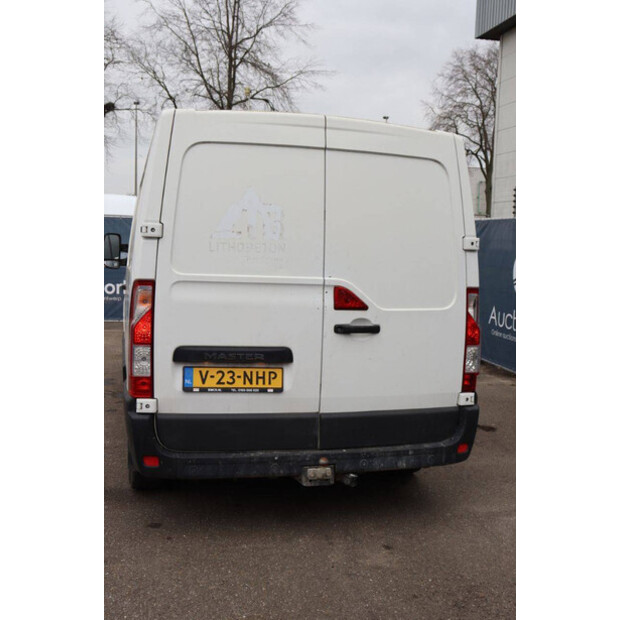 2018 رينو Master-44072857