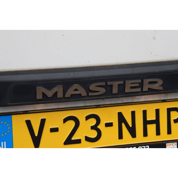 2018 رينو Master-44072859