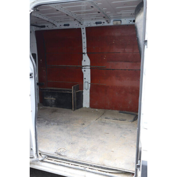 2018 رينو Master-44072863