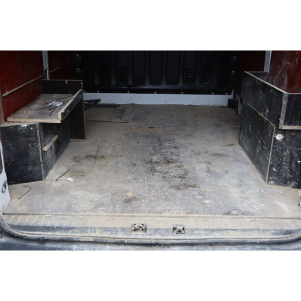 2018 رينو Master-44072868