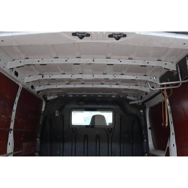 2018 رينو Master-44072869